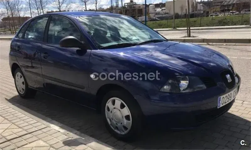 Usado Seat Ibiza Stella 75 CV (55 kW) 2003 Azul Utilitario