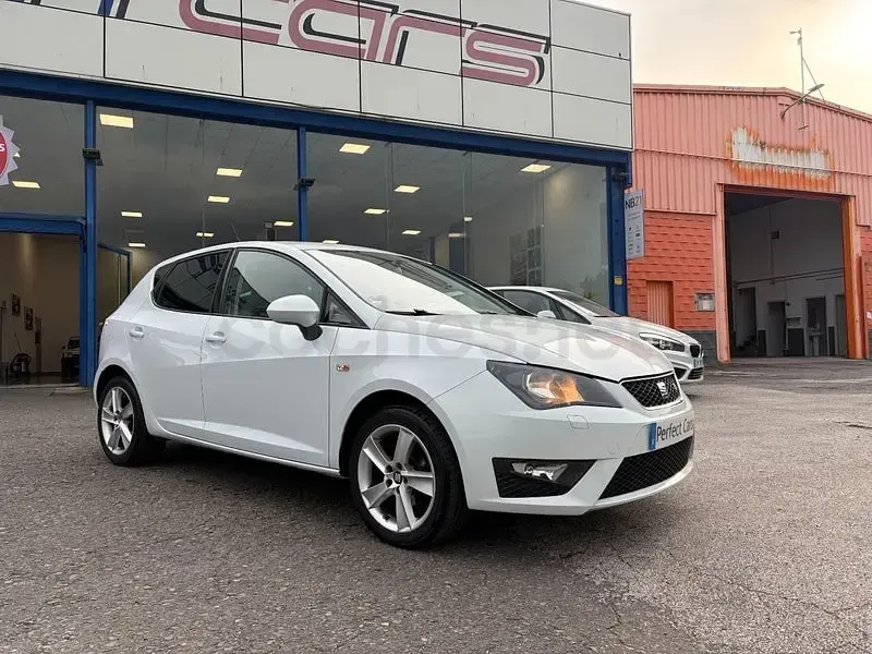 Usado Seat Ibiza FR 105 CV (77 kW) 2014 Blanco Berlina