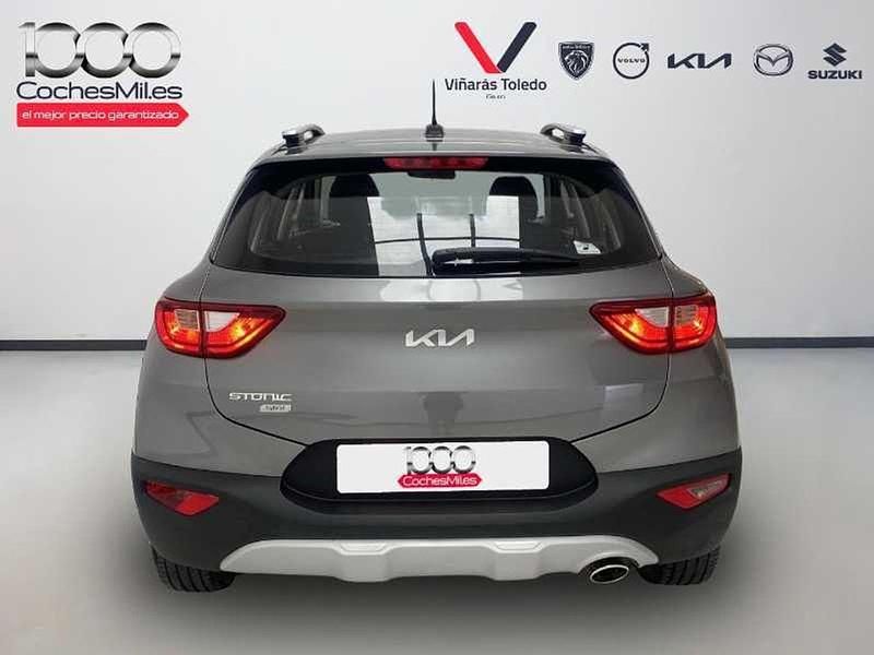 Usado Kia Stonic 84 CV (61 kW) 2023 Gris SUV