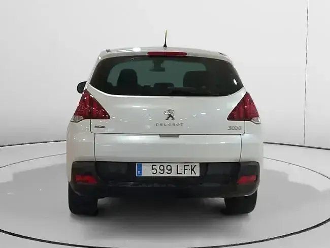 Usado Peugeot 3008 Access 120 CV (88 kW) 2016 Blanco SUV