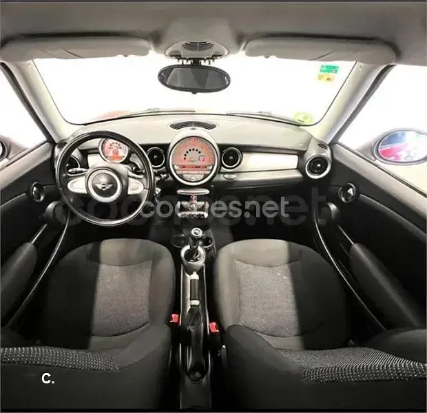 Usado Mini ONE 90 CV (66 kW) 2007 Rojo Utilitario