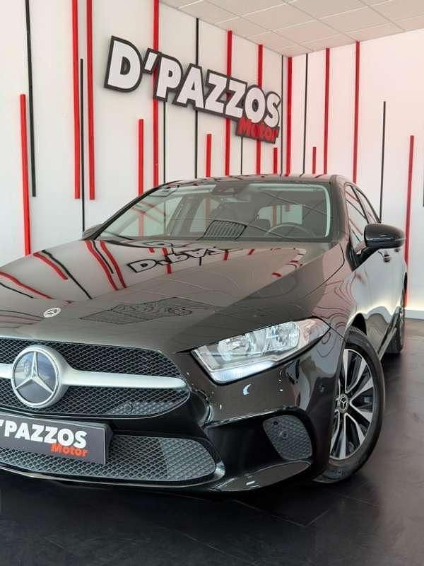 Usado Mercedes A180 116 CV (85 kW) 2021 Negro Utilitario