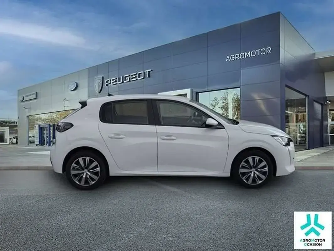 Usado Peugeot 208 Active 101 CV (74 kW) 2022 Blanco Utilitario