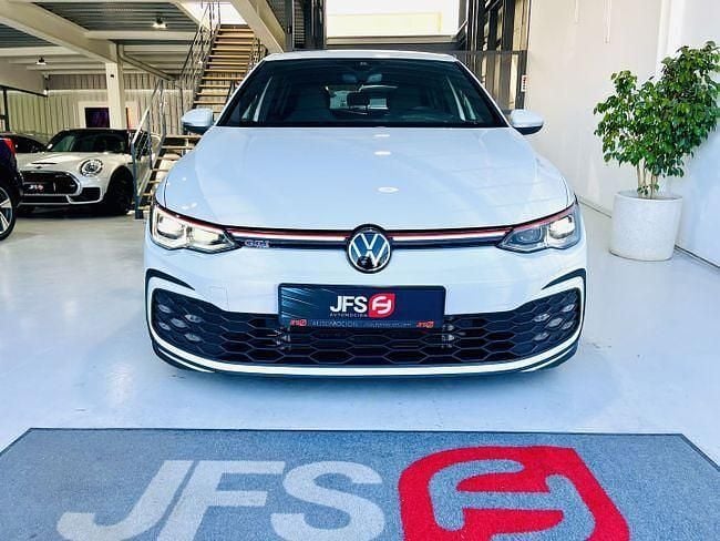 Usado VW Golf VIII GTI 245 CV (180 kW) 2022 Blanco Utilitario