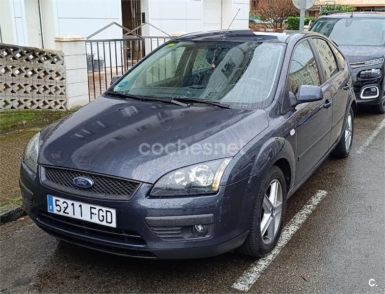 Negro Usado 2006 Ford Focus Trend Berlina | 4990 € (Precio justo) - Imagen 1/4