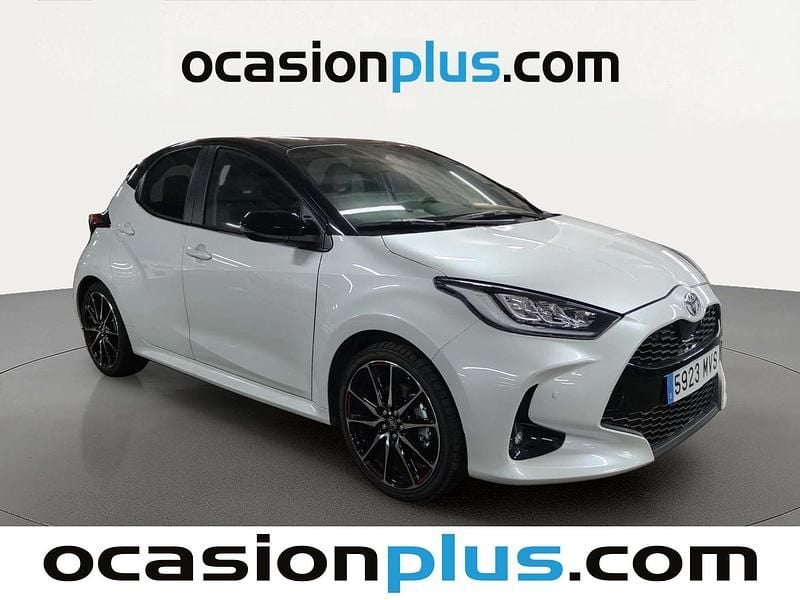 Usado Toyota Yaris Hybrid Plus 131 CV (96 kW) 2024 Blanco Utilitario