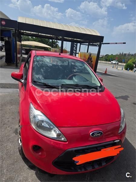 Usado Ford Ka Titanium 69 CV (50 kW) 2015 Rojo Utilitario