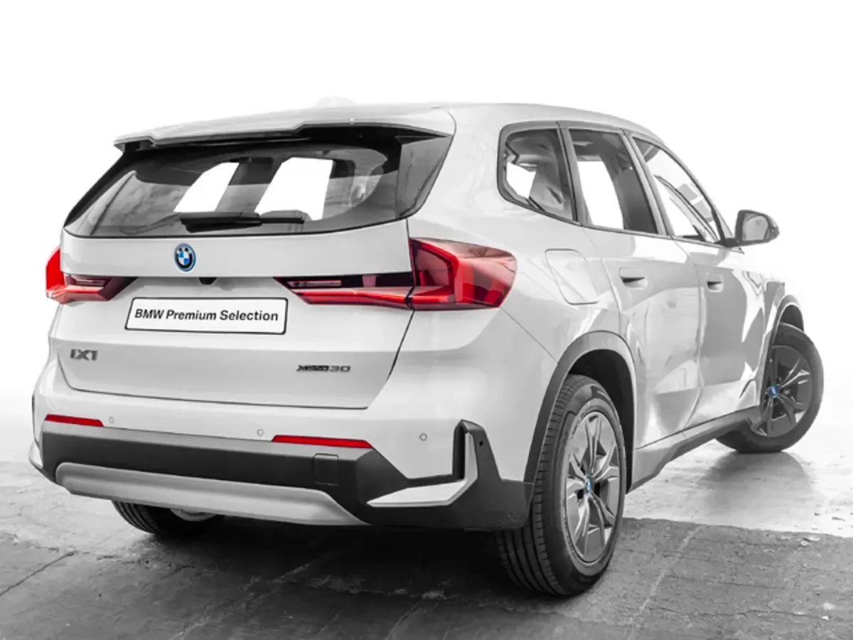 Usado BMW iX1 230 kW (313 CV) 2025 Blanco SUV