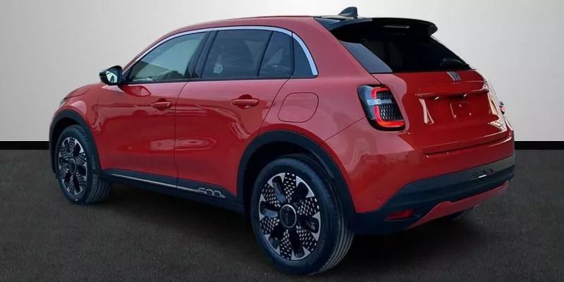 Usado Fiat 600 La Prima 114 kW (156 CV) 2024 Naranja Berlina