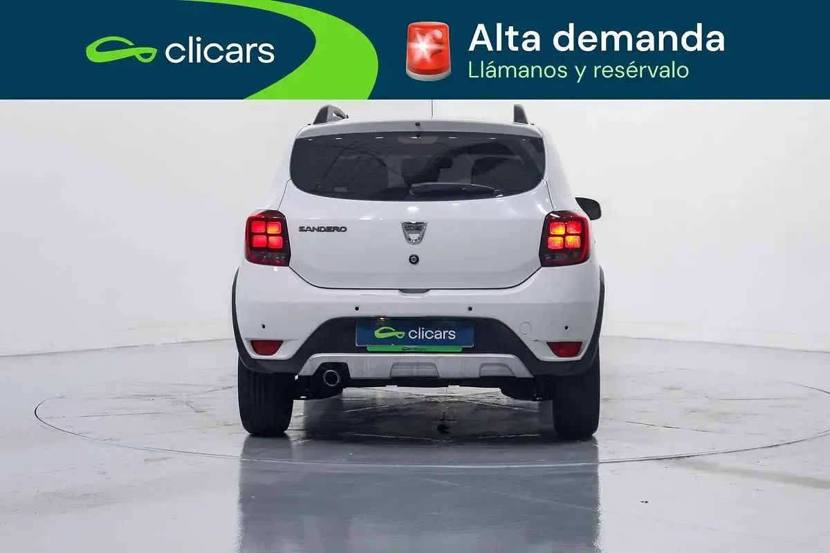 Usado Dacia Sandero 90 CV (66 kW) 2017 Blanco Utilitario