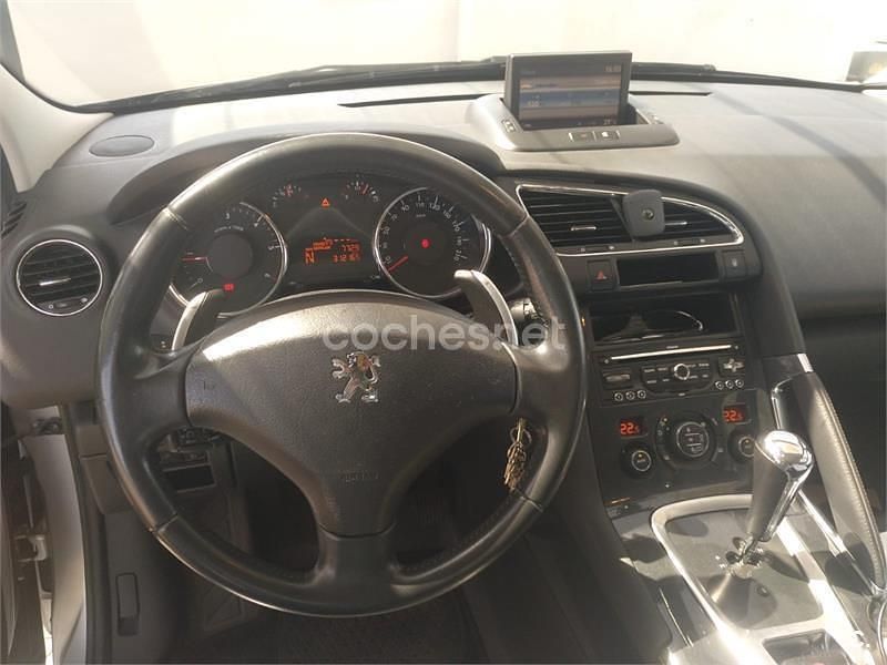 Usado Peugeot 3008 Active 115 CV (84 kW) 2012 Gris / plata Berlina