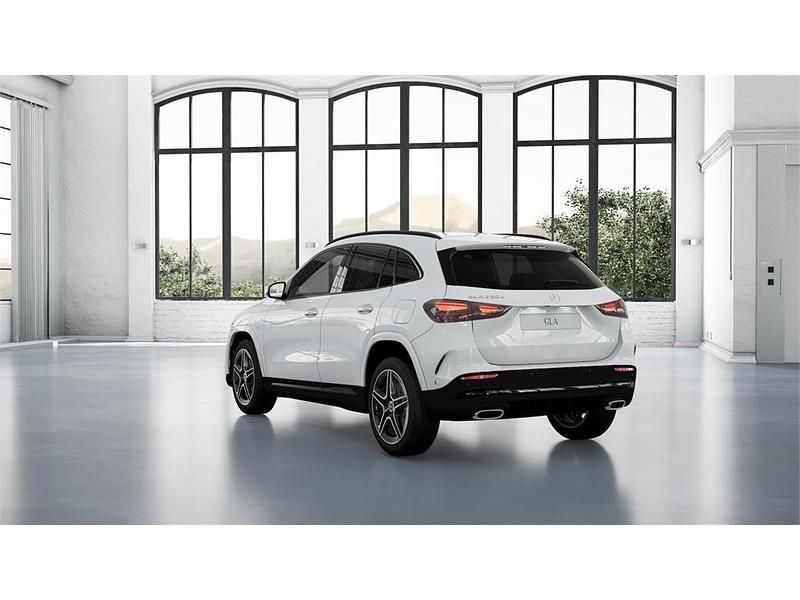 Usado Mercedes GLA250 218 CV (160 kW) 2024 Blanco polar SUV