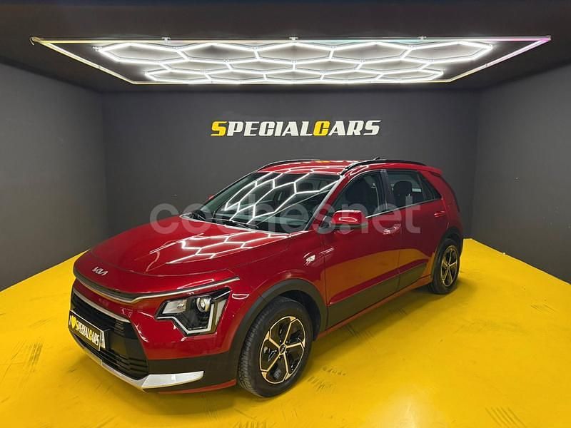Granate Usado 2025 Kia Niro SUV | 25.990 € (Precio justo) - Imagen 1/4
