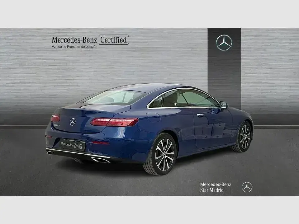 Käytetty Mercedes E220 Avantgarde 194 HP (142 kW) 2021 Sininen Coupe - kaksiovinen