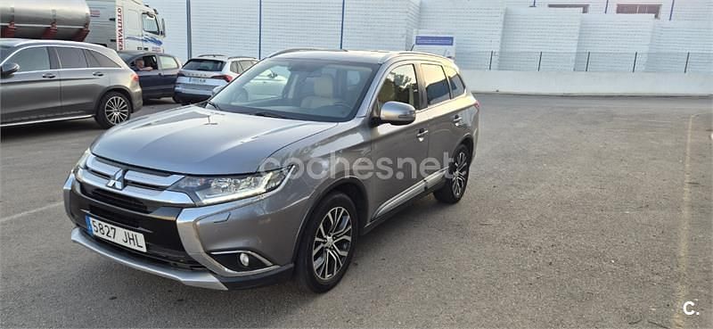 Usado Mitsubishi Outlander 150 CV (110 kW) 2015 Gris / plata SUV