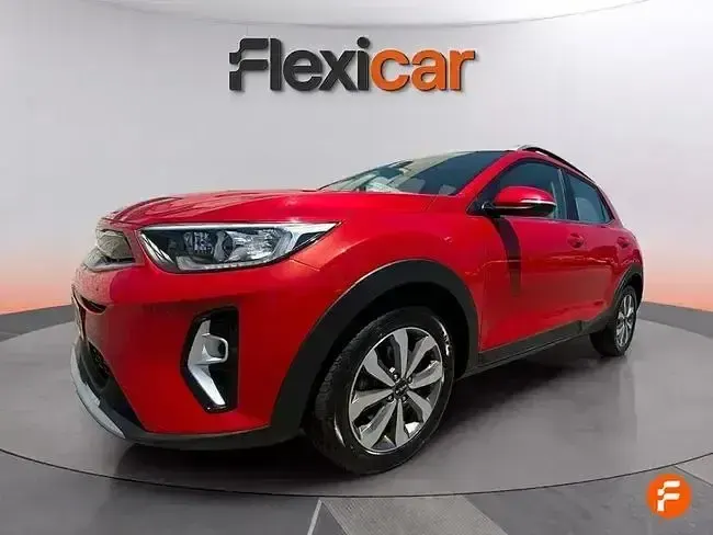Usado Kia Stonic 100 CV (73 kW) 2024 Rojo SUV