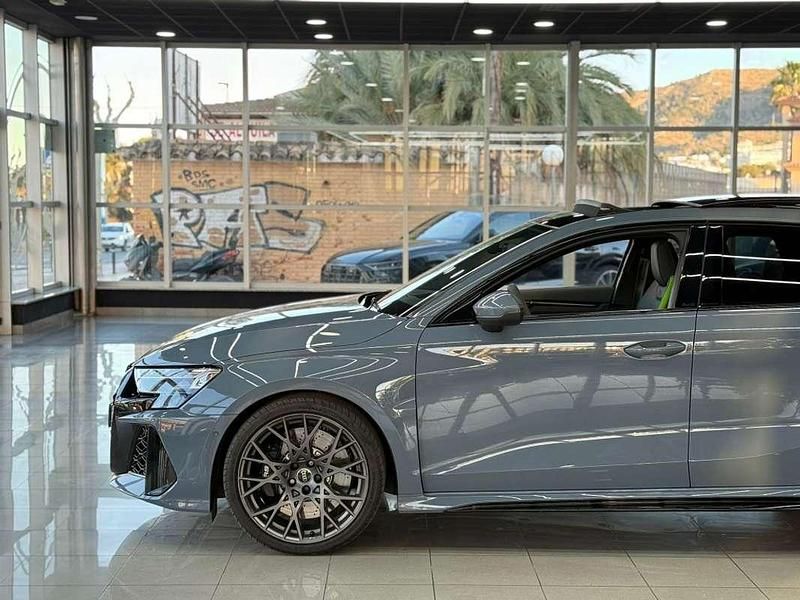 Usado Audi RS3 Sportback Exclusive 400 CV (294 kW) 2025 Gris Utilitario