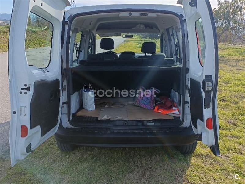 Usado Renault Kangoo 85 CV (62 kW) 2011 Blanco Familiar