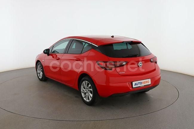 Usado Opel Astra Dynamic 136 CV (100 kW) 2019 Rojo Familiar
