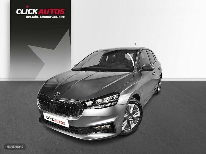 Gris / plata Usado 2024 Skoda Fabia Sport Berlina | 19.250 € (Precio justo) - Imagen 1/4