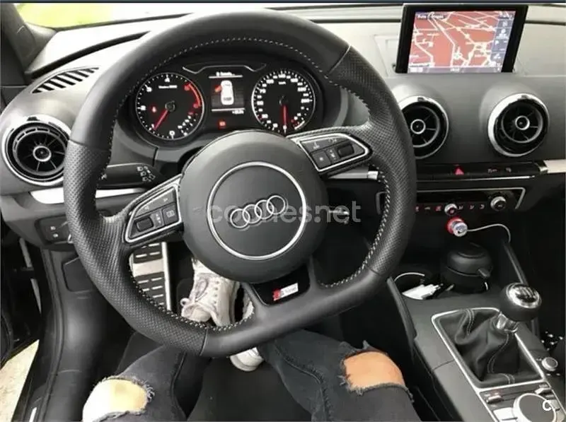 Usado Audi A3 Ambition 150 CV (110 kW) 2014 Gris / plata Berlina