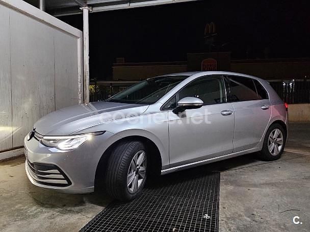 Usado VW Golf VIII Life 115 CV (84 kW) 2023 Gris / plata Berlina