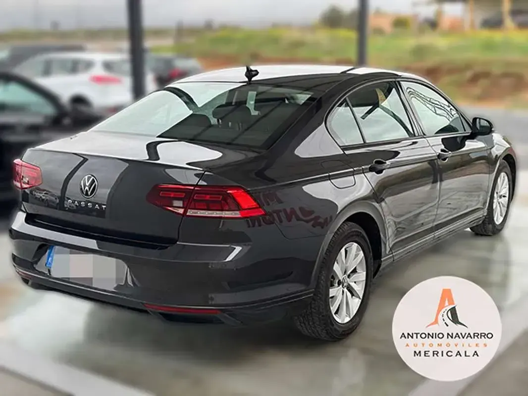 Usado VW Passat Business 150 CV (110 kW) 2021 Negro Berlina