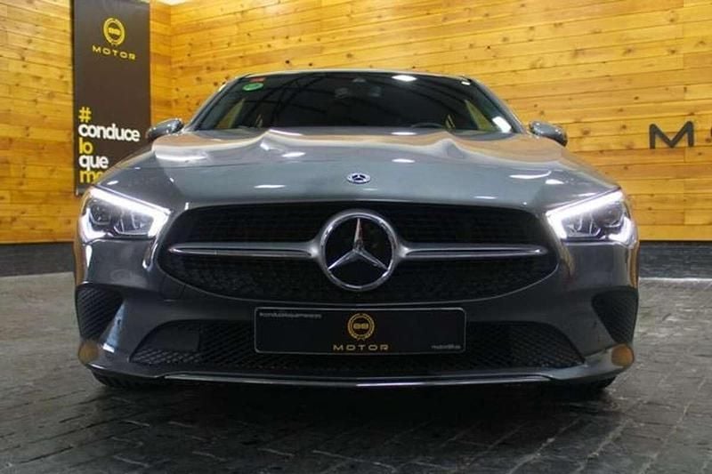 Usado Mercedes CLA220 Shooting Brake 190 CV (139 kW) 2021 Gris / plata Familiar