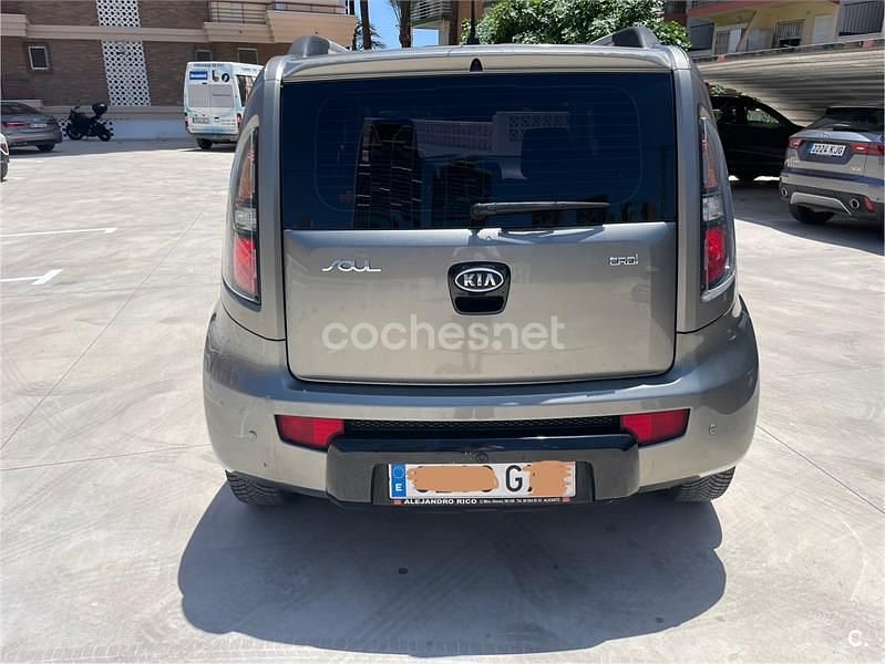 Gris / plata Usado 2010 Kia Soul SUV | 6500 € - Imagen 1/4