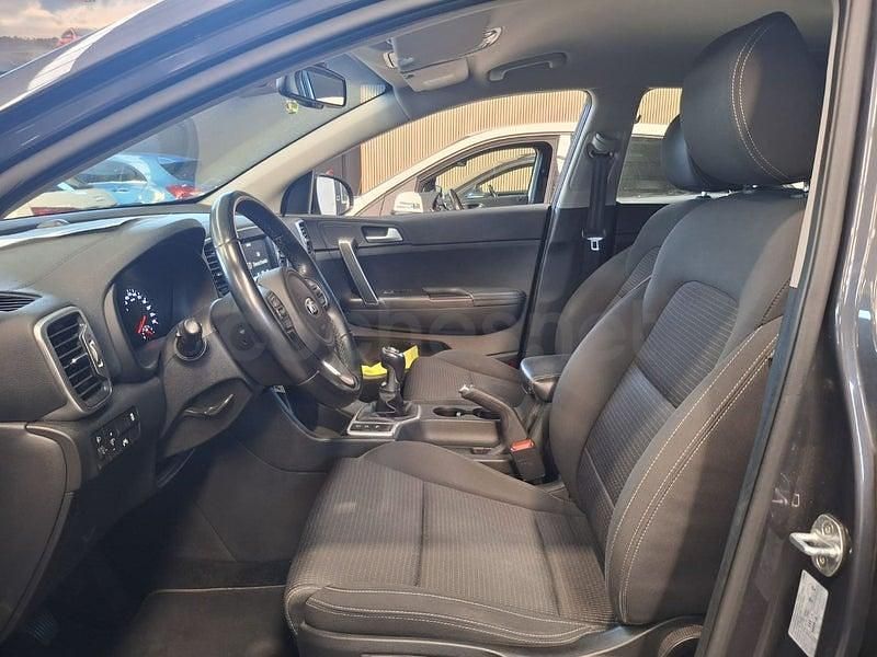 Usado Kia Sportage 115 CV (84 kW) 2018 Gris / plata SUV