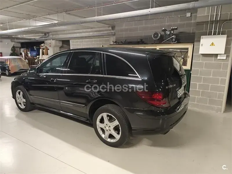 Usado Mercedes R320 224 CV (164 kW) 2008 Negro Familiar