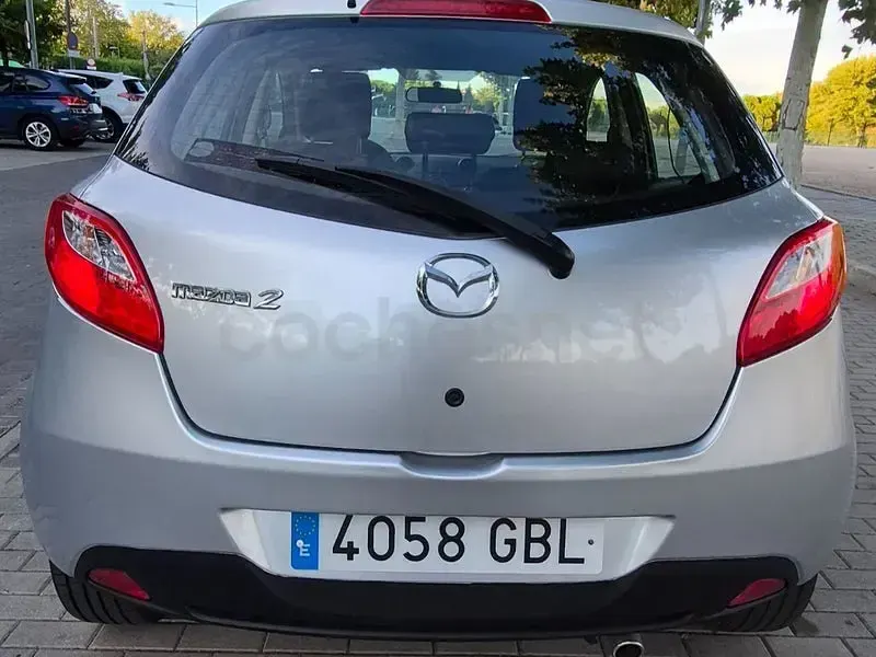 Usado Mazda 2 Active 86 CV (63 kW) 2008 Gris / plata Utilitario