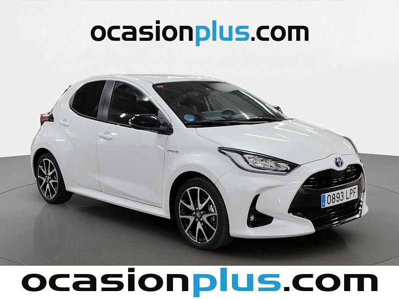 Usado Toyota Yaris Hybrid Style 116 CV (85 kW) 2021 Blanco Utilitario