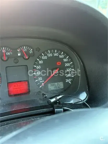 Usado VW Golf IV Highline 110 CV (80 kW) 2000 Azul Familiar
