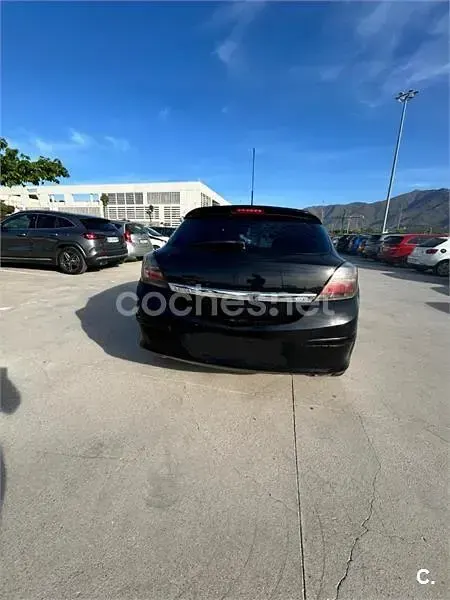 Usado Opel Astra GTC Sport 150 CV (110 kW) 2006 Negro Berlina