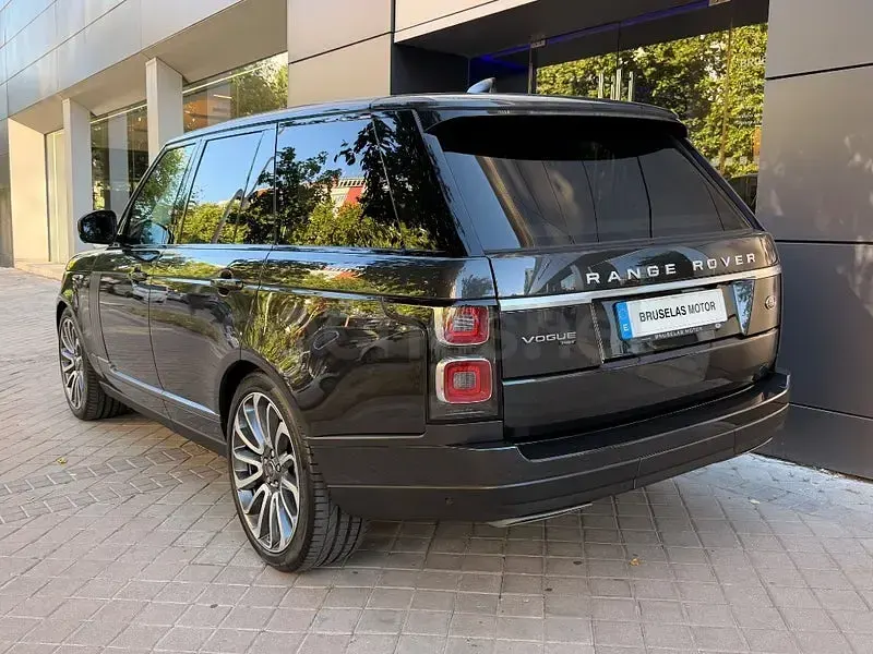 Usado Land Rover Range Rover Vogue 525 CV (386 kW) 2020 Gris / plata SUV