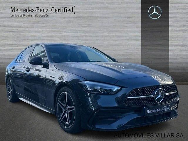 Gris Usado 2025 Mercedes C200 AMG line Berlina | 43.490 € (Buen precio) - Imagen 1/4