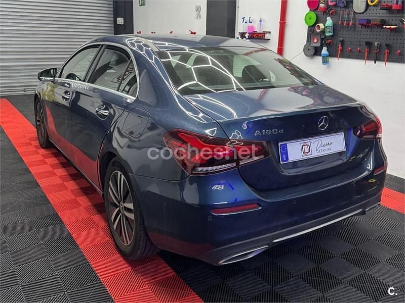 Usado Mercedes A180 116 CV (85 kW) 2022 Azul Berlina
