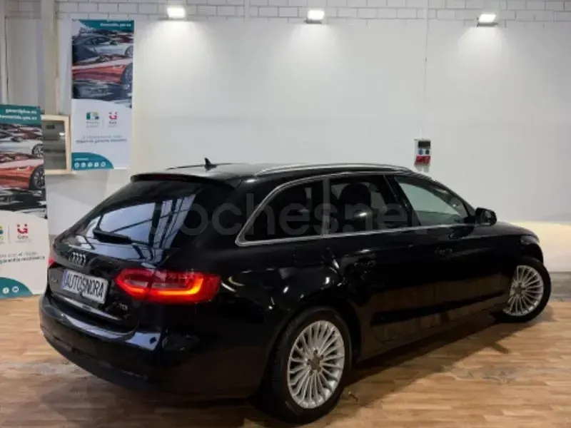 Usado Audi A4 150 CV (110 kW) 2014 Negro Familiar