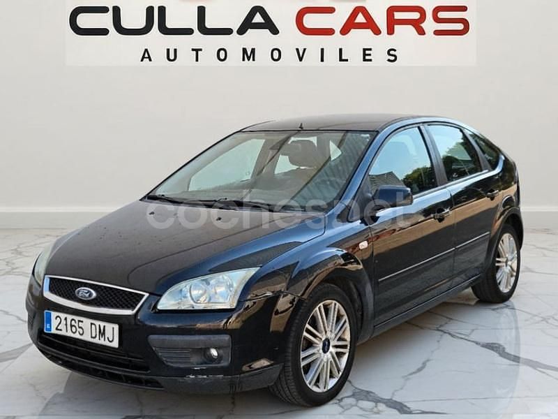 Usado Ford Focus Ghia 136 CV (100 kW) 2005 Negro Utilitario