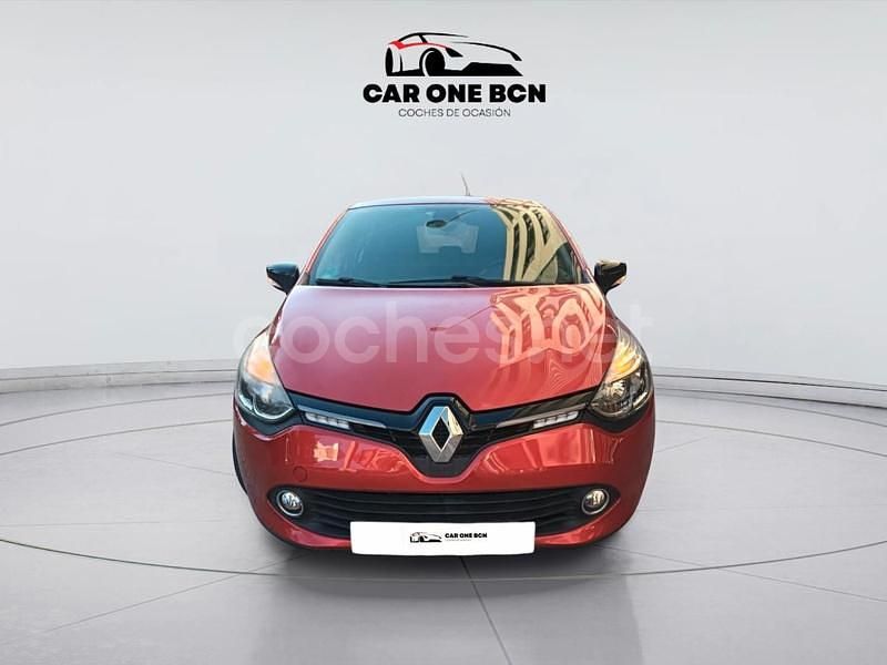 Usado Renault Clio IV 90 CV (66 kW) 2014 Granate Berlina