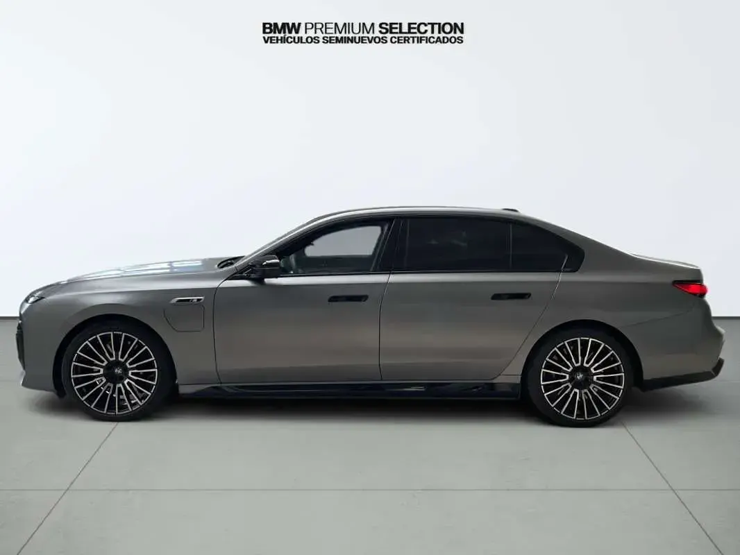 Nuevo BMW M760e 571 CV (419 kW) 2026 Berlina