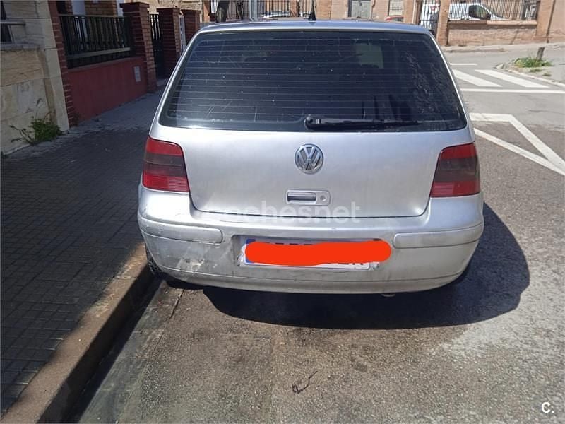 Usado VW Golf IV Advance 110 CV (80 kW) 2001 Gris / plata Berlina