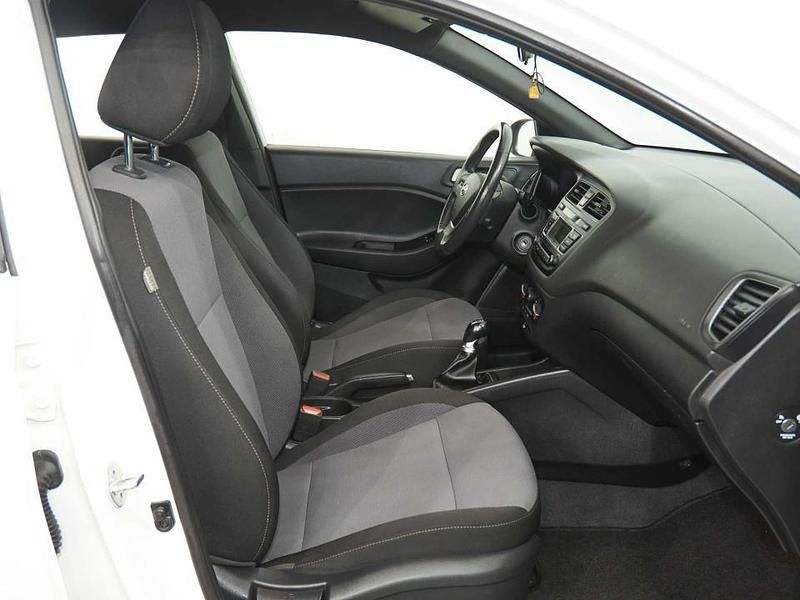 Usado Hyundai i20 85 CV (62 kW) 2017 Otro Berlina