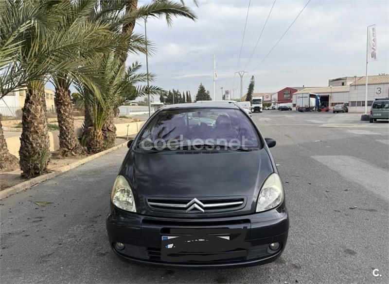Usado Citroën Xsara Picasso 90 CV (66 kW) 2004 Negro Monovolumen