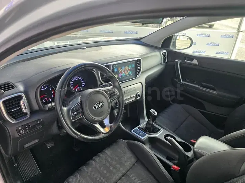 Usado Kia Sportage 132 CV (97 kW) 2017 Gris / plata SUV