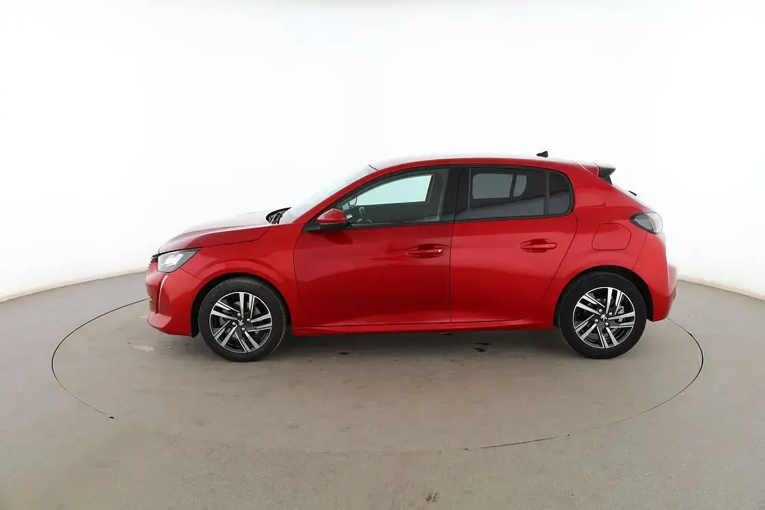 Usado Peugeot 208 Allure 102 CV (75 kW) 2020 Rojo Utilitario
