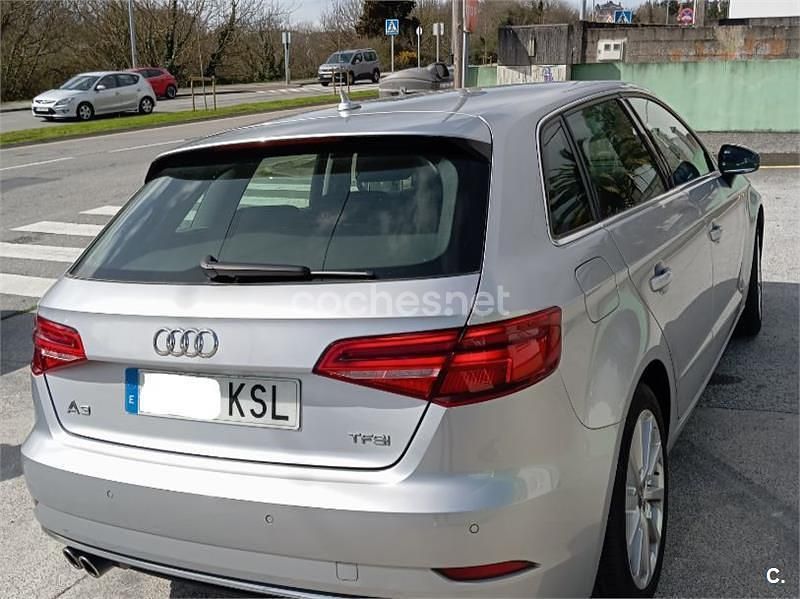 Usado Audi A3 Design 150 CV (110 kW) 2018 Gris / plata Berlina
