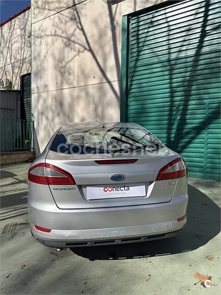 Usado Ford Mondeo Titanium X 140 CV (102 kW) 2007 Gris / plata Berlina