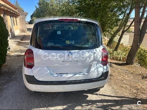 Blanco Usado 2009 Renault Grand Modus Dynamique Monovolumen | 5300 € - Imagen 1/4